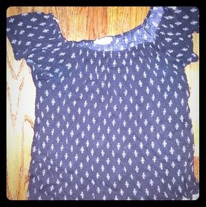 Shoulderless patterned shirt